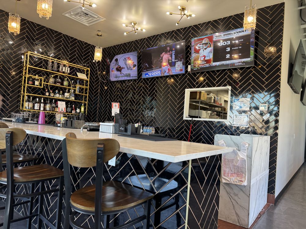 Photo 1 of 4: Lakeside Bar and Grill