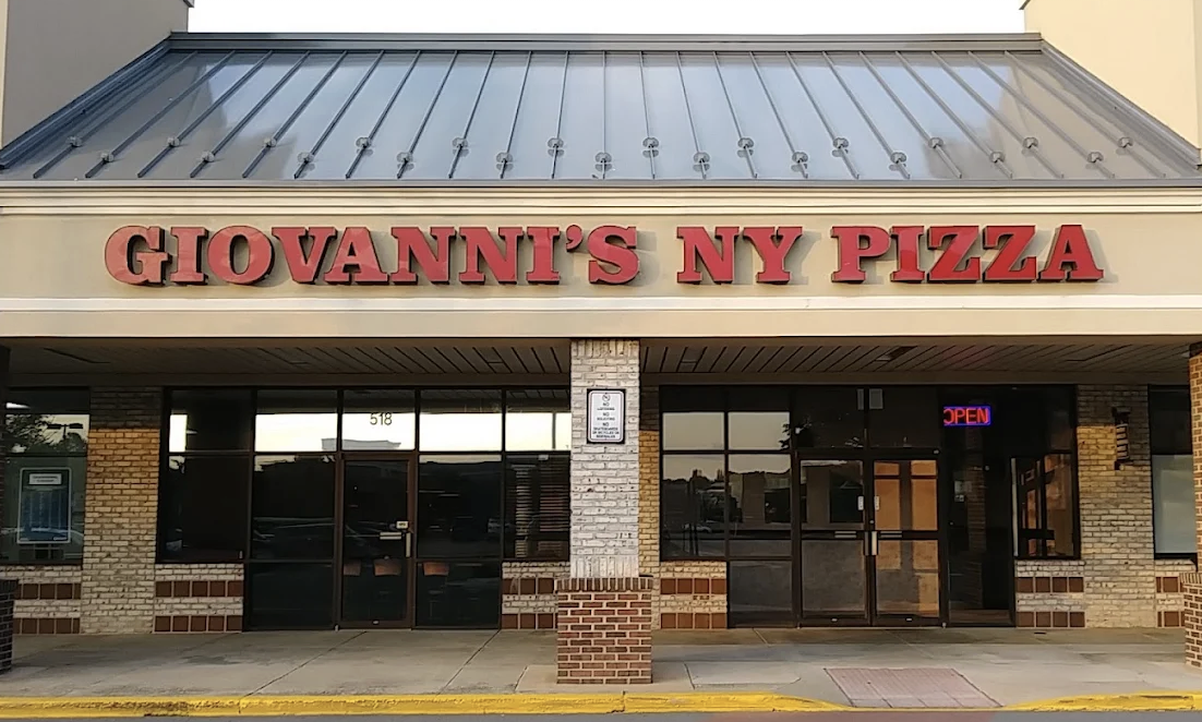 Giovannis NY Pizza